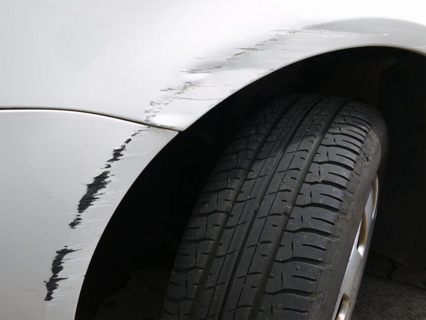 damaged-car-840x630.jpg
